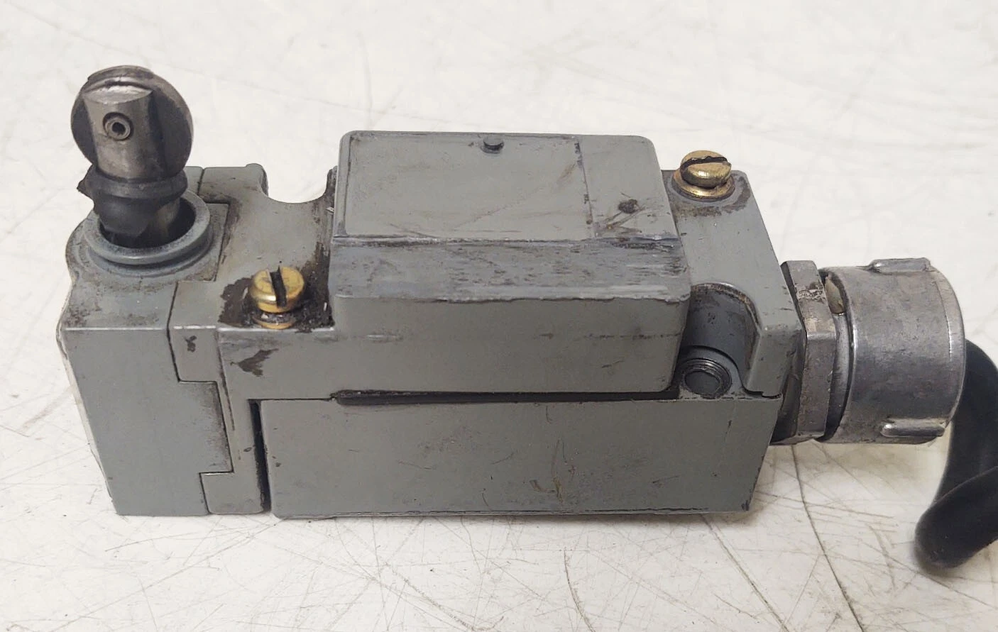 🔥SQUARE D C054F Industrial Plunger Limit Switch, NO/NC View Pictures