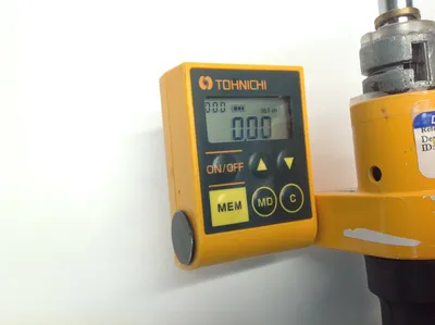 USED TOHNICHI DIGITAL TORQUE SCREWDRIVER, 20-0.02 IN/LBS