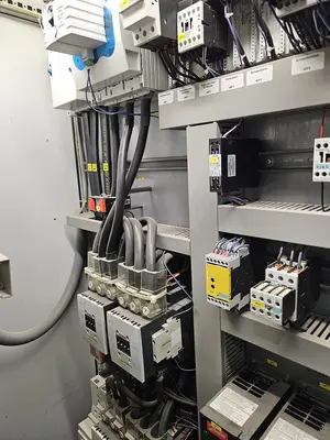 USED HOSOKAWA TWO-STAGE PLASTIC SHREDDING AND GRANULATION SYSTEM
