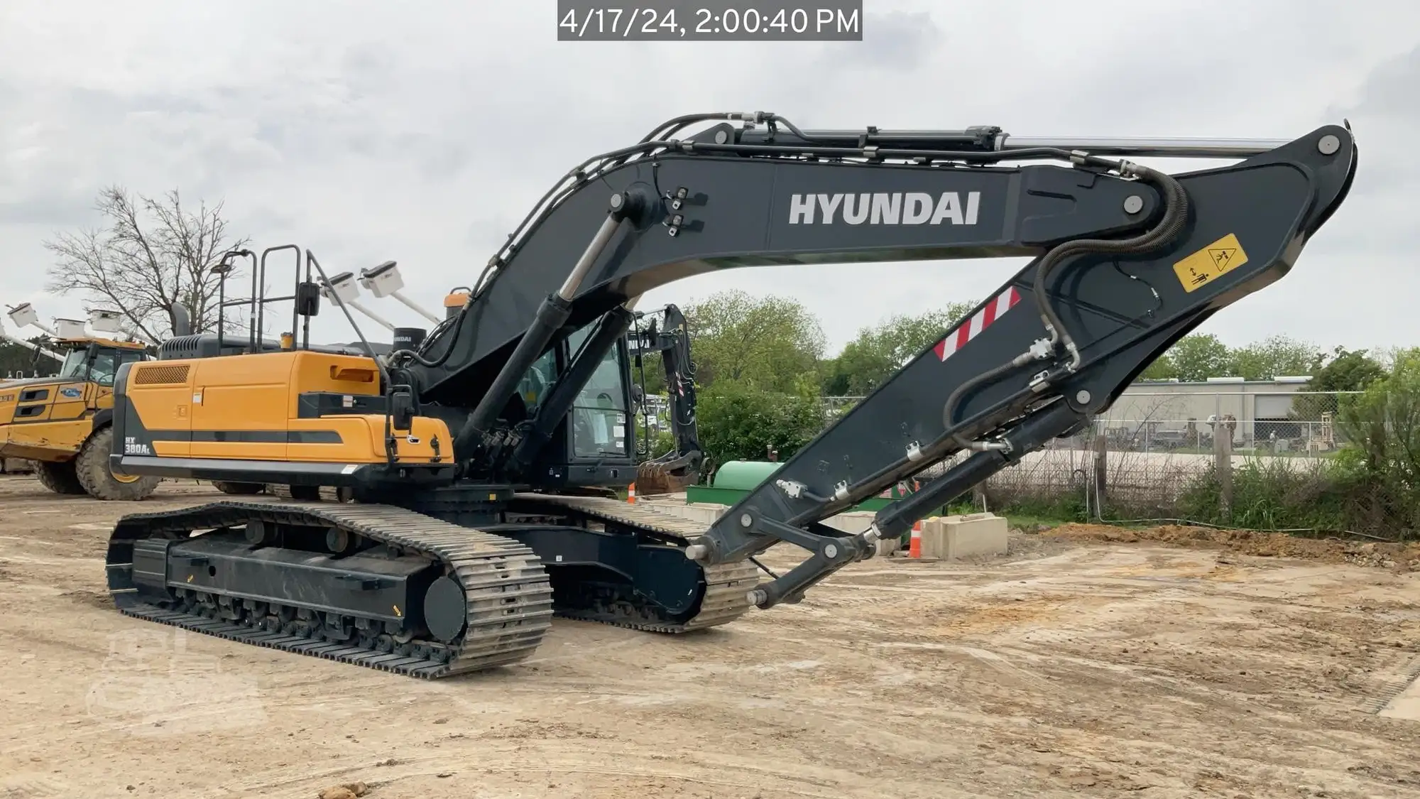 Used 2024 HYUNDAI HX380AL Excavators Texas US | National Equipment Dealers #1422365