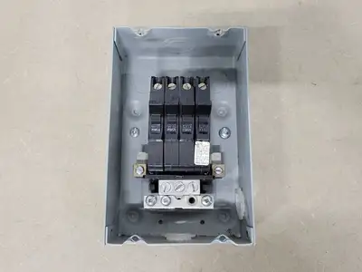 4 x 15 Amp, 1 Pole, 120/240 volts Circuit Breaker w/ Enclosure