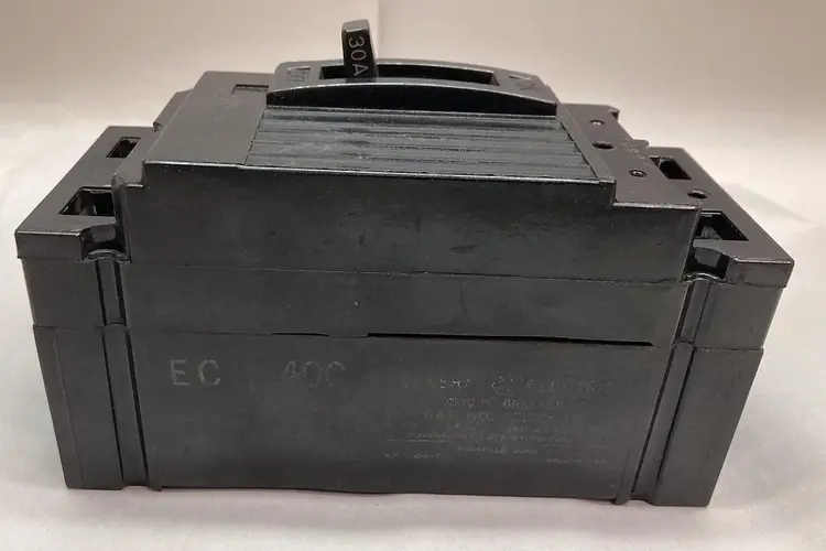 Used GE TE122030 Circuit Breakers | Surplus Asset Holdings #1189007