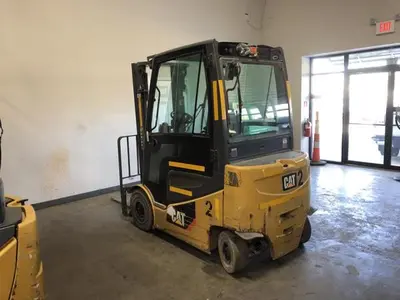 USED 2016 CAT 2EPC5000
