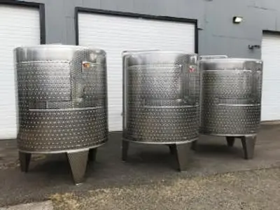 New Stock Letina 1188Gal/4500L Closed Top Jacketed Red Fermenter