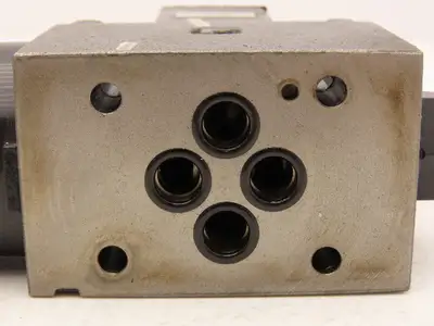 Tokyo Tokimec DG4V-3-2A-M-P7-H-7-56 Directional Control Solenoid Valve 24VDC