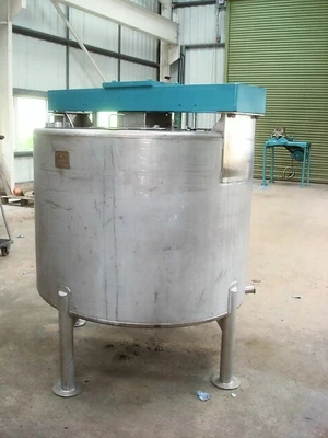 1,000L S/S Enclosed Mixing Tank