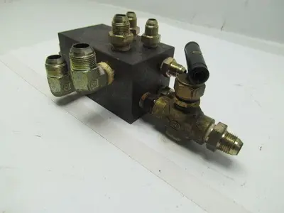 Hyundai HIT15S Hydraulic Manifold Distribution Block W/Fittings