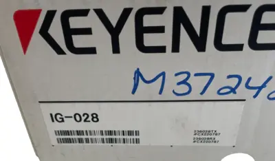 NEW KEYENCE IG-028 LASER SENSOR IG028