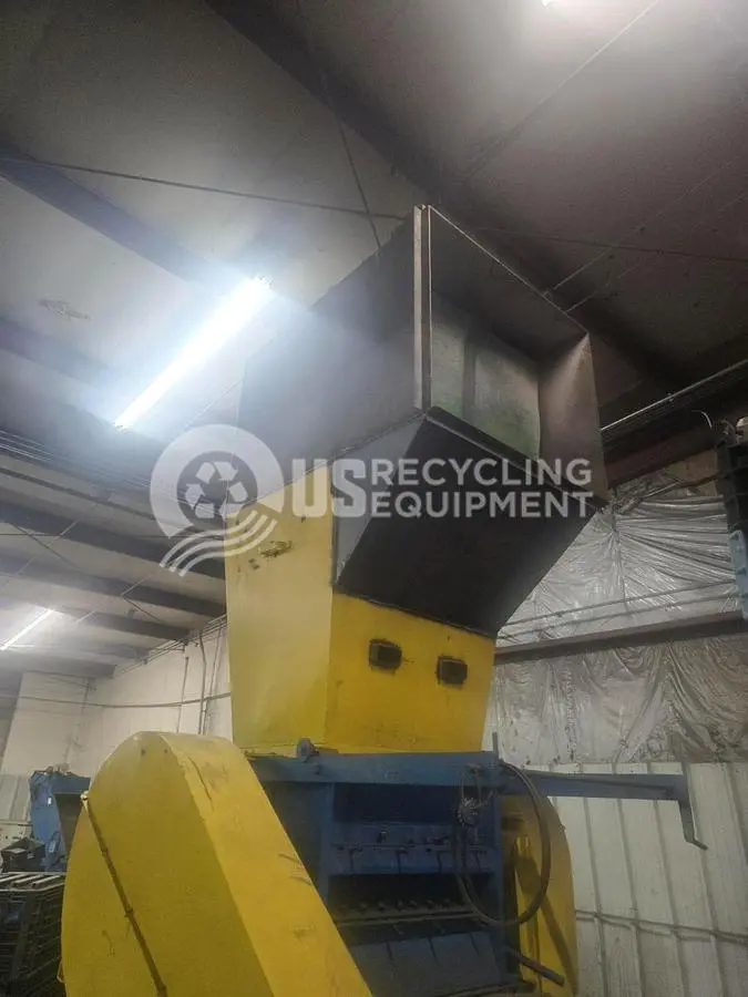 Unknown Manufacturer Used 150HP Granulator with Conveyor