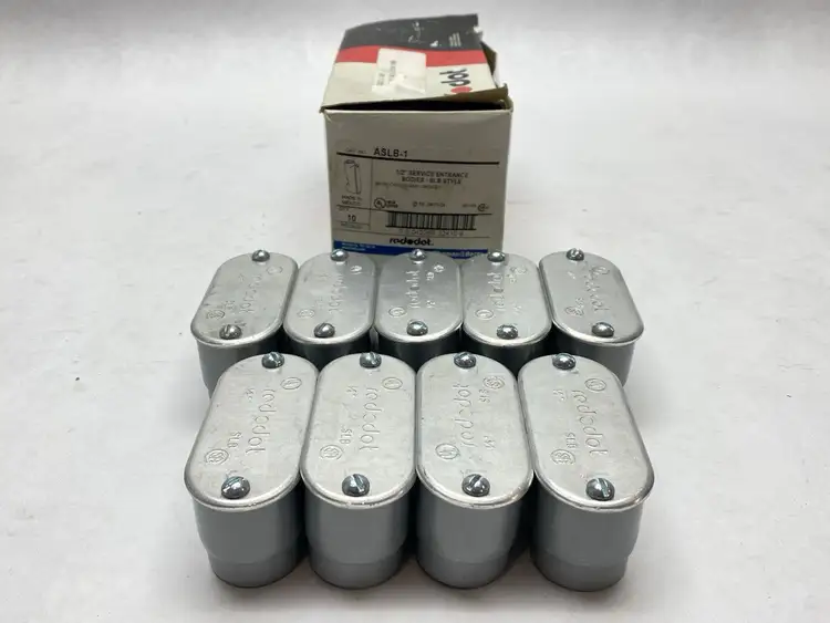 Used THOMAS & BETTS REDDOT 1/2" SERVICE ENTRANCE BODIES SLB STYLE LOT OF 9 Misc Industrial Equipment | Maverick Industrial Sales #1098992