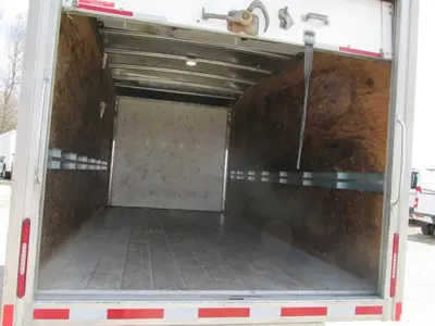 Used 2022 GMC SAVANA 3500 Box trucks Manitoba CA | Conquest Truck & Auto Sales #1421349
