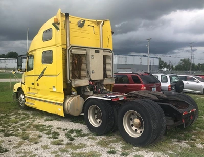 Used 1999 VOLVO VNL64T770 Conventional trucks Kentucky US | Proxy Equipment #1384930