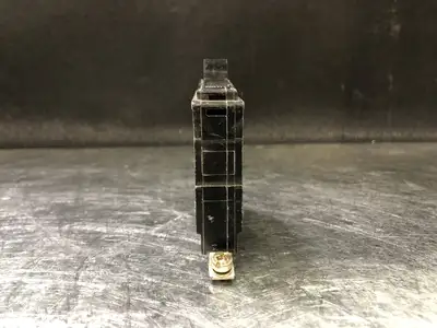 NEW SQUARE D QOB120CP