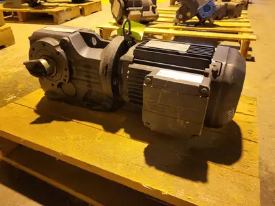 NEW SEW-EURODRIVE DRE80M4/FG/RI