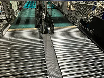 2005 KRONES KRONES PRESSANT PALLETIZER 1A Packaging Equipment | Global Machine Brokers, LLC (10)