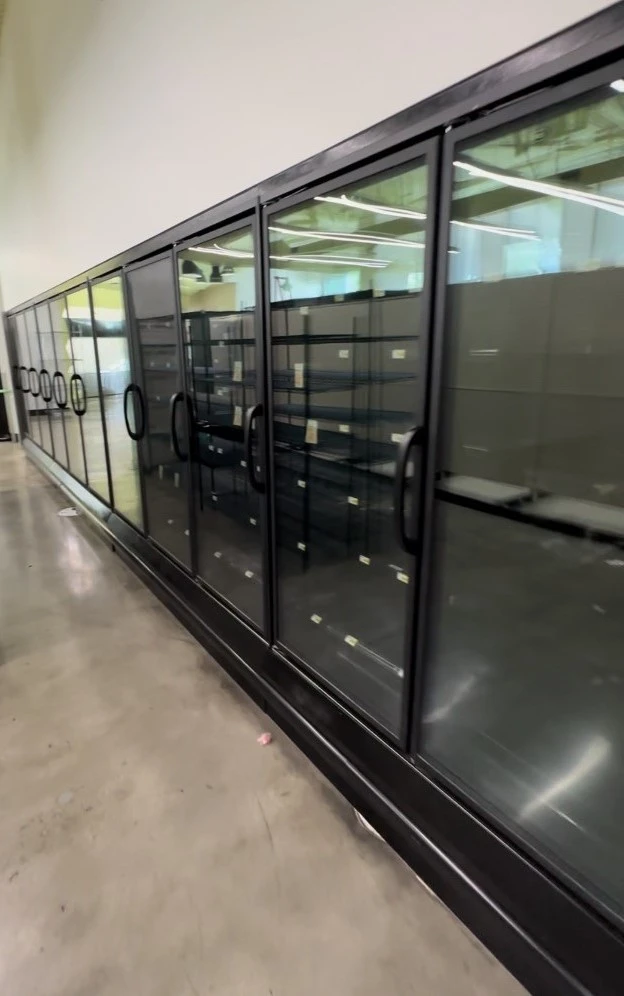 130-0196 Hussmann RL 3 Door Remote Freezer Case