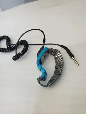 3M HAND WRISTS