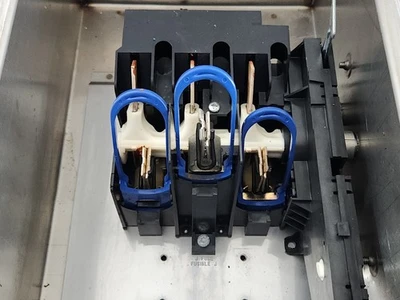 USED Square D CH363DS