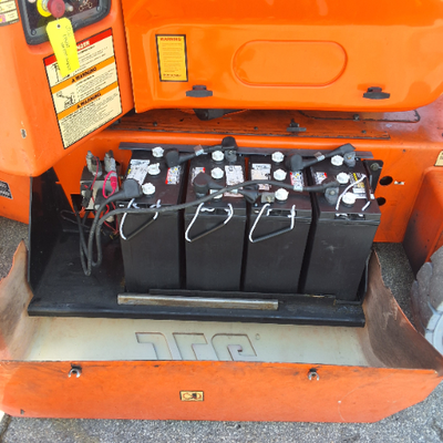 USED 2012 JLG E450AJ