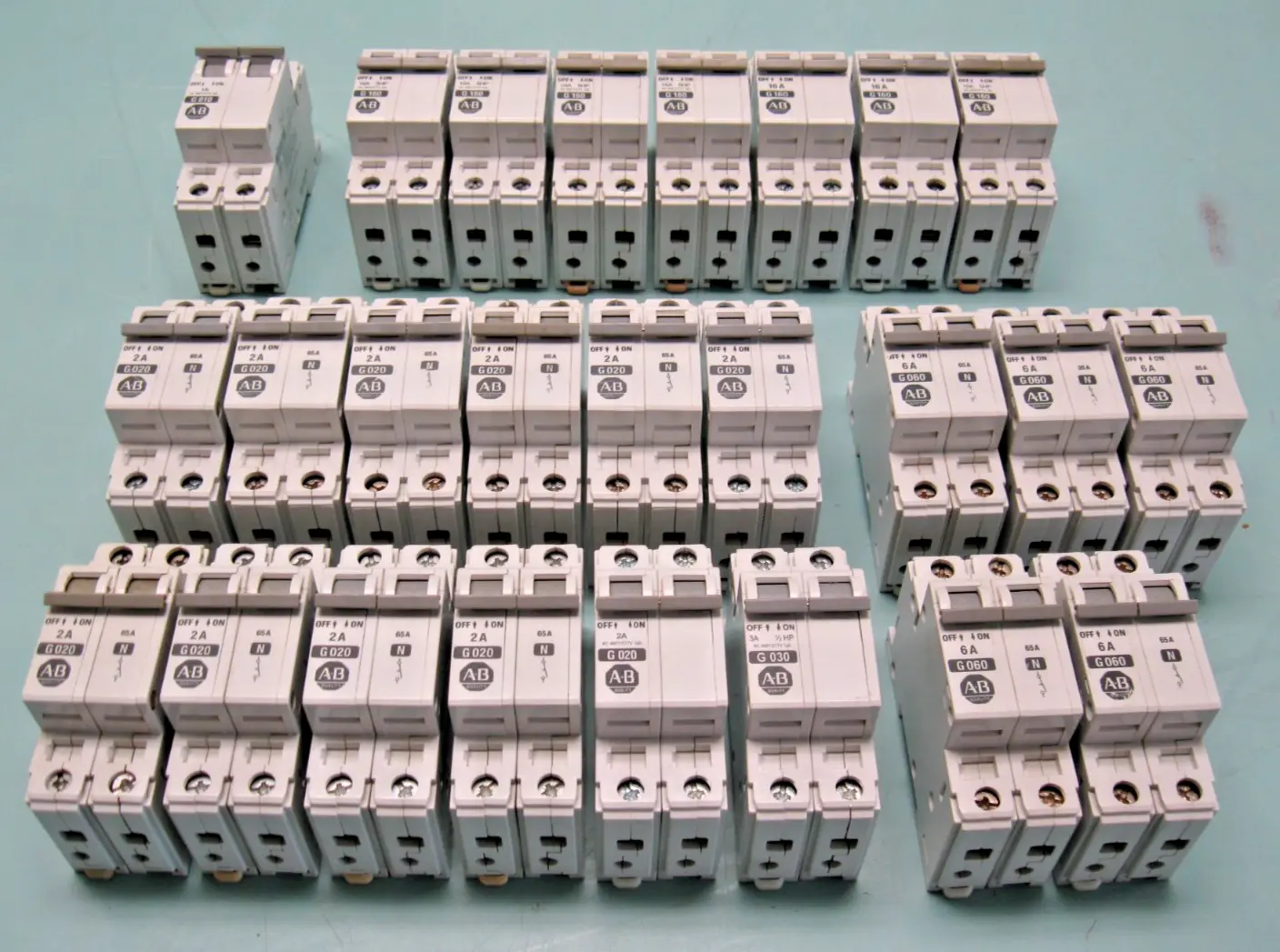 Lot (25) Misc Allen-Bradley 1492-CB1 & 1492-CB2 2-pole circuit breaker H4