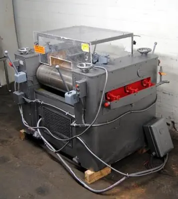 Kent 32" 3-Roll Refiner
