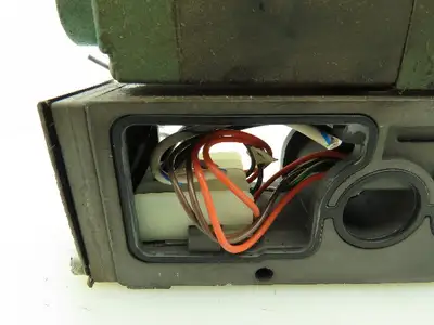Numatics 082SS415M046P61 Double Acting Solenoid Valve Base 225-369B 24VDC