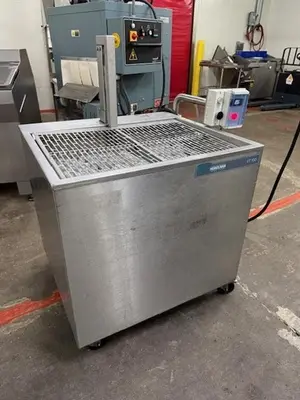 Ultra Source Ultravac 880 vacuum packager & Henkelman DT 100 diptank
