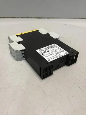 USED SIEMENS 3TK2821-2CB30