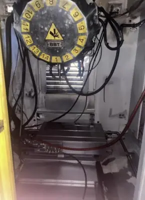 2016 FANUC ROBODRILL A-D14MIA5 Vertical Machining Centers | Lion Machinery (3)