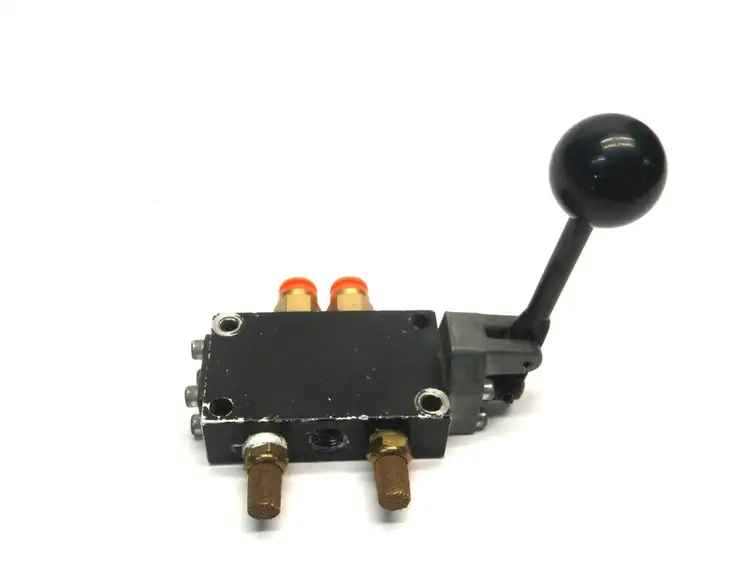 Used ARGO MANUAL LEVER MANIFOLD CONTROL 5 PORT 1/4 NPT Valves/Fittings | Maverick Industrial Sales #1104012