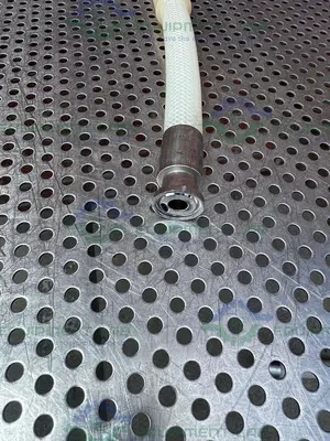 USED SAINT GOBAIN SBP 0500 PURE FIT 18" HOSE W/ 1/2" SANITARY FITTING