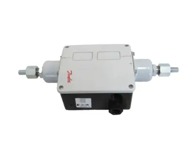 NEW DANFOSS 017D002566 DIFFERENTIAL PRESSURE SWITCH RT262A