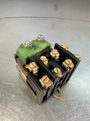 GE CR2810A 14AC, Machine Tool Relay, 600V, 10A, Coil (4c-38)