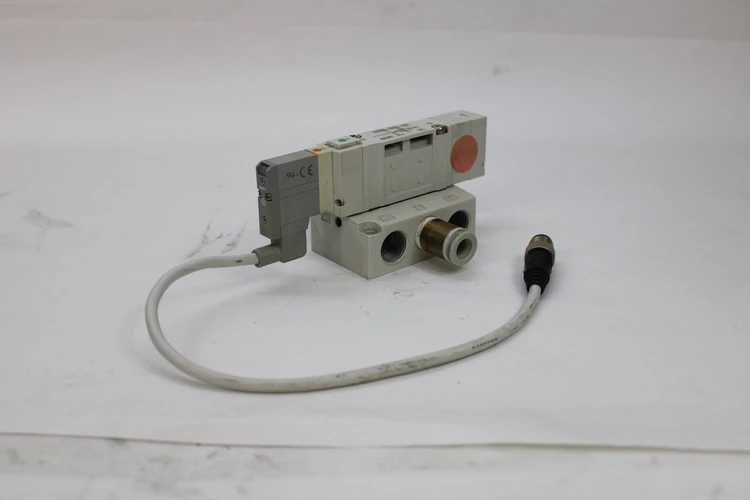Used SMC SV3300-5W1U-03N Valves/Fittings | Industrial Parts R Us Inc. #360330