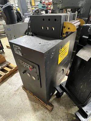 RAPID-AIR SFN-12 Straightener, Powered & Non Powered | Universal Press & Machinery (UPM) (1)