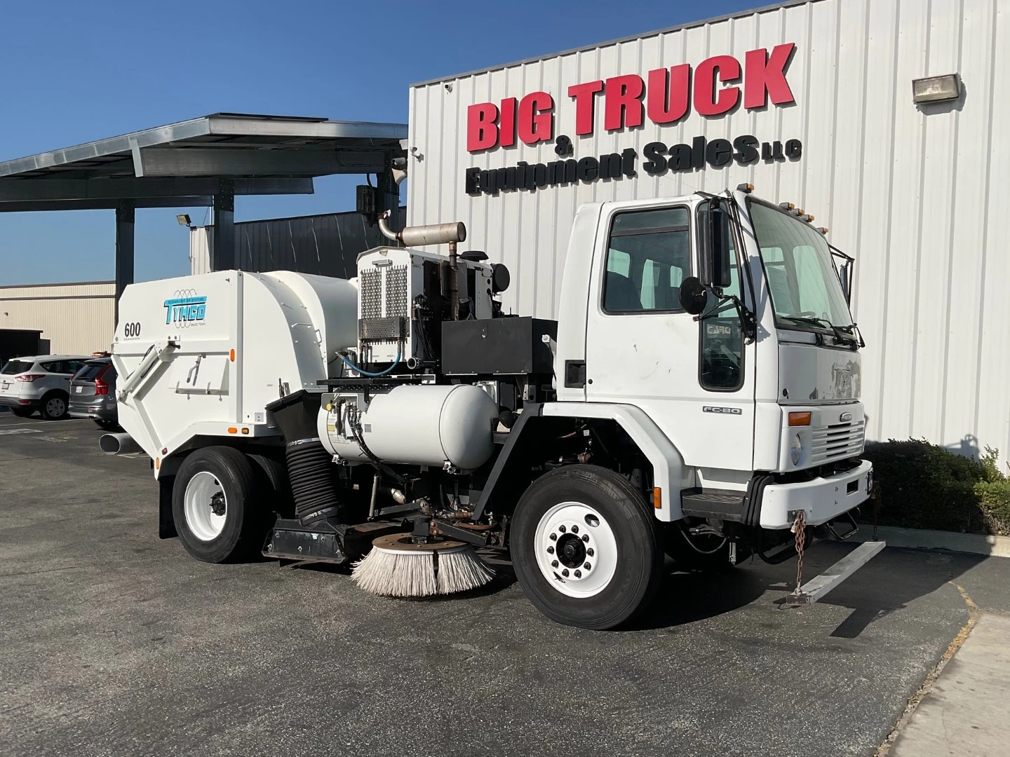 Used 2004 FREIGHTLINER FC80 Street Sweeper California US | Big Truck & Equipment #1412212