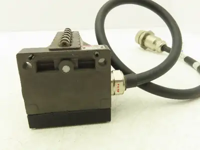 Balluff BNS 113-B6-L12 61-A-22-06 6 Position Limit Switch 23 Pin Plug