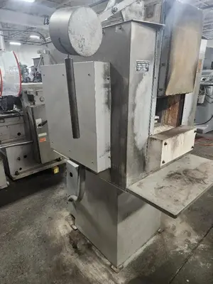 Used SENTRY AY Furnaces Kentucky US | Aucto #578105