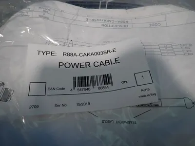 NEW OMRON R88ACAKA003SRE