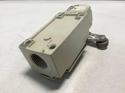 USED YAMATAKE LJA10-11A21N-003