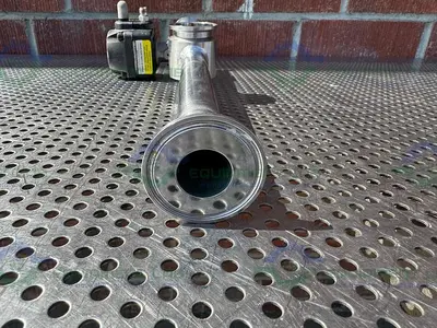 USED ITT PURE FLO 4 -WAY DIAPHRAGM VALVE W/ 1 1/2" TO 1" TO 1/4" SANITARY FITTING