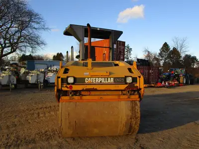 Used 2005 CATERPILLAR CB-534D Tandem Rollers New York US | Abele Tractor #1343030
