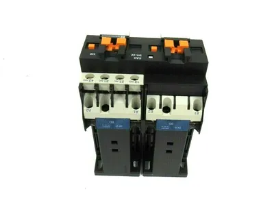 NEW TELEMECANIQUE CA3-DK22BD CONTROL RELAY 023074 CA3DK22BD