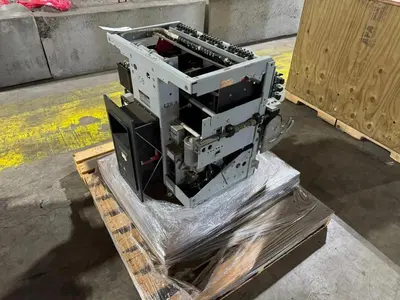 GENERAL ELECTRIC LOW VOLTAGE POWER CIRCUIT BREAKER AKR-6D-100 4000 AMPS