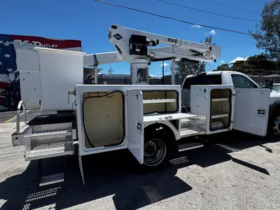 Used 2020 VERSALIFT SST40EIH-02 Bucket (boom) trucks Florida US | Truck and Van Outlet #1509147