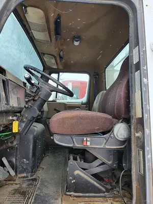 USED 1994 INTERNATIONAL 8200