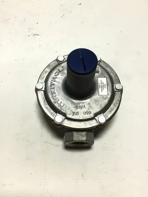 Maxitrol 224 325-3 Gas Pressure Regulator Maximum Inlet Pressure 10 PSIG