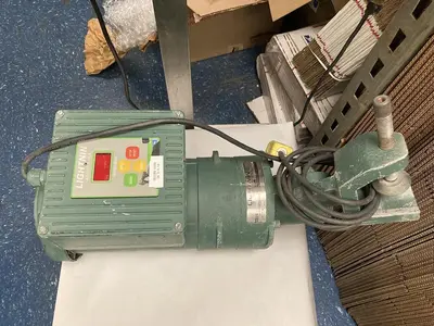 USED LIGHTNIN EV5P33M