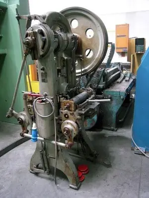 USED SCHULER 35 TON