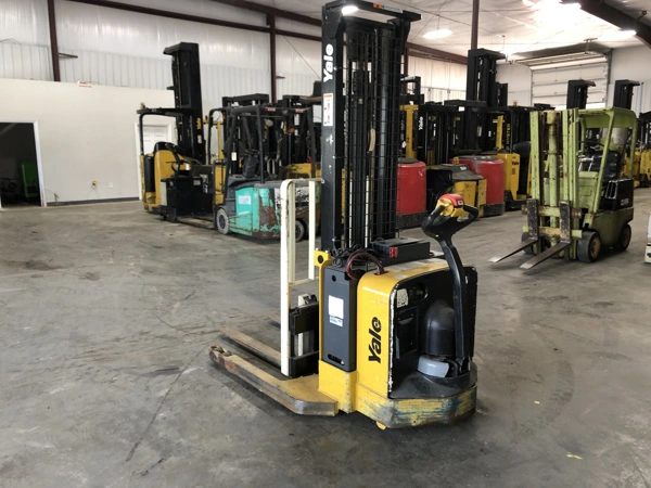 Used 2009 YALE MSW040SF Pallet Stackers South Carolina US | Zoom Lifts & Equipment #1182307